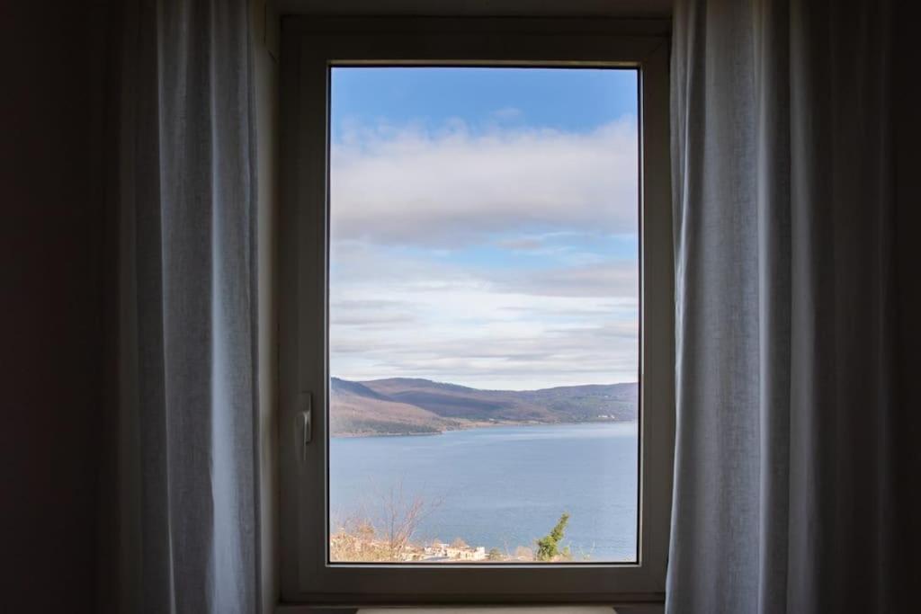 Apartamento La Terrazza Nel Borgo Bracciano  Exterior foto