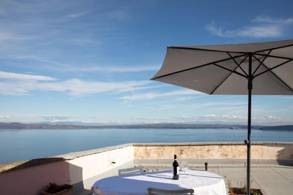 Apartamento La Terrazza Nel Borgo Bracciano  Exterior foto